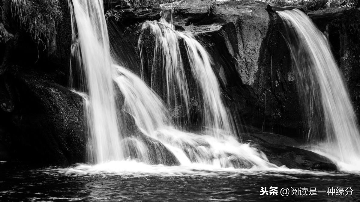 飞流直下三千尺 疑是银河落九天（诗句出处和全诗赏析）