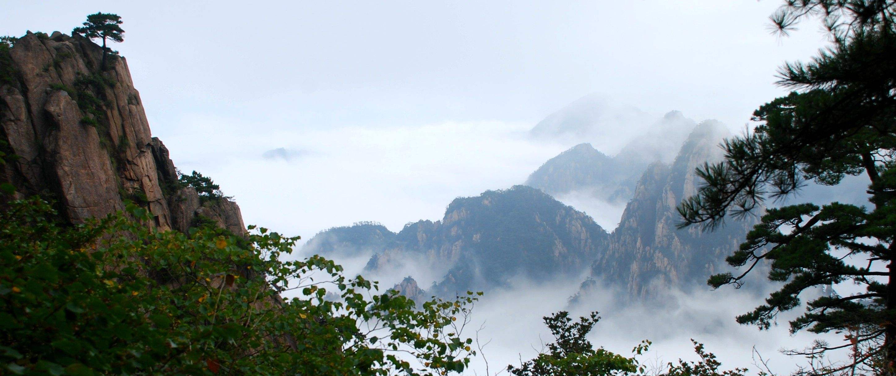 描写黄山的诗句（黄山诗词十首，写尽黄山之美）