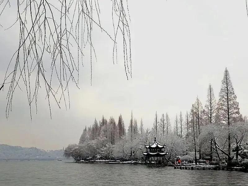 冬雪的诗句（最美冬雪诗三十首，唯美了整个冬天）