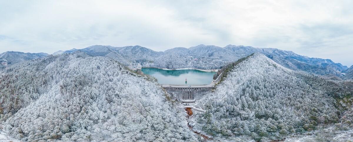 一句简短的雪景句子，关于雪的文案短句23句